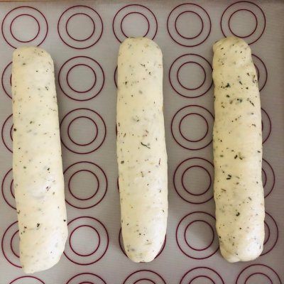 在家就能做的蒜香培根軟歐包，高顏值超美味，解饞還頂飽